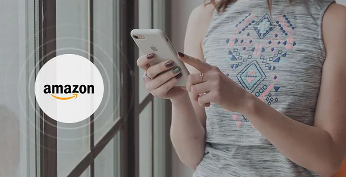 A person holding phone.