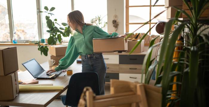 An ecommerce business owner selling trending and profitable products