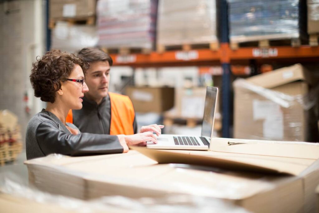 Warehouse supervisor using inventory software